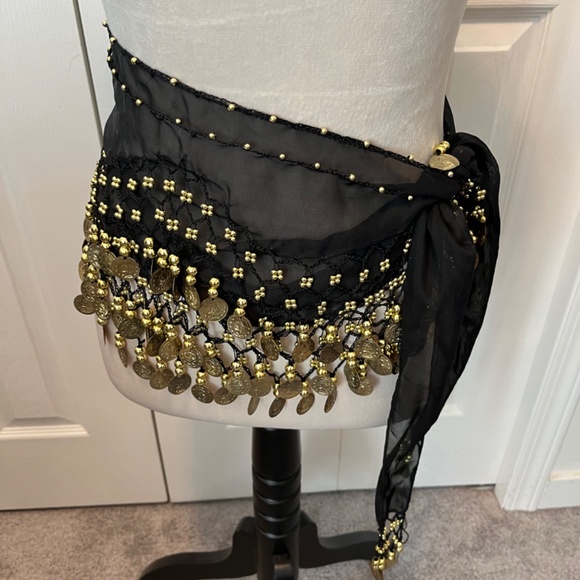 Women’s scarf with coins - Picture 9 of 9